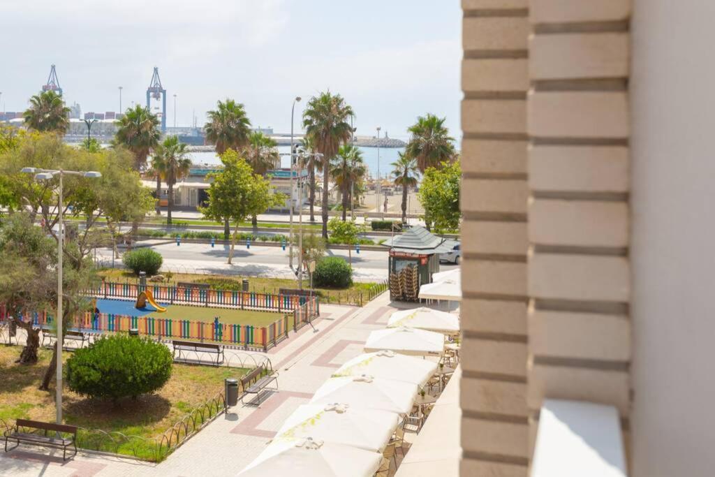 Playa Huelin Apartamento Apartment Malaga Exterior photo